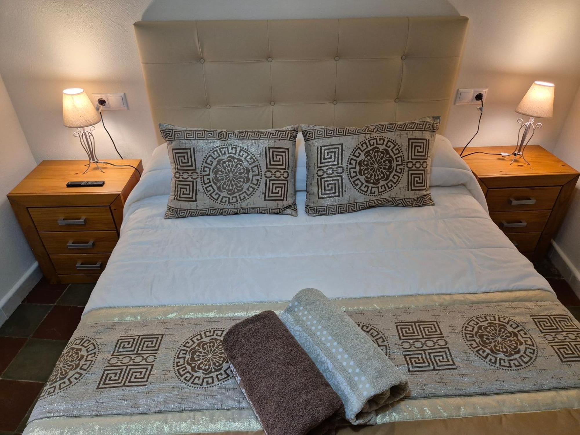 Grupo Garcia De Paredes Apartamentos Turisticos Trujillo Eksteriør bilde